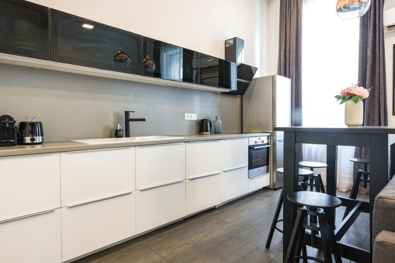 Apartment Luxury Nova Next To The New York Cafe Budapest